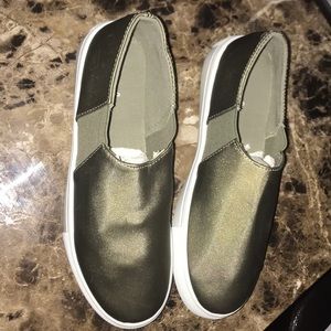 Qupid Slip On Sneaker New Size 7
